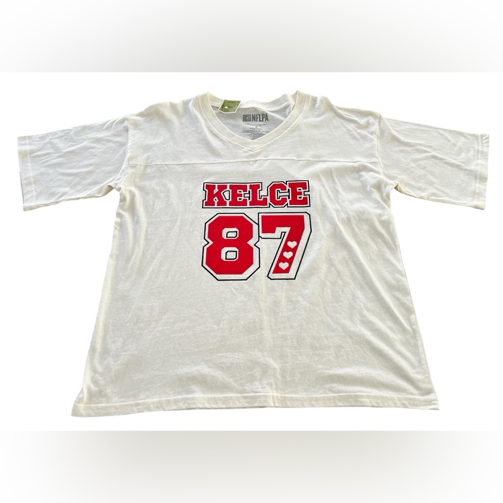Travis Kelce #87 Cream Graphic Tee Tshirt Medium V-Neck Chiefs Football NFL NWT